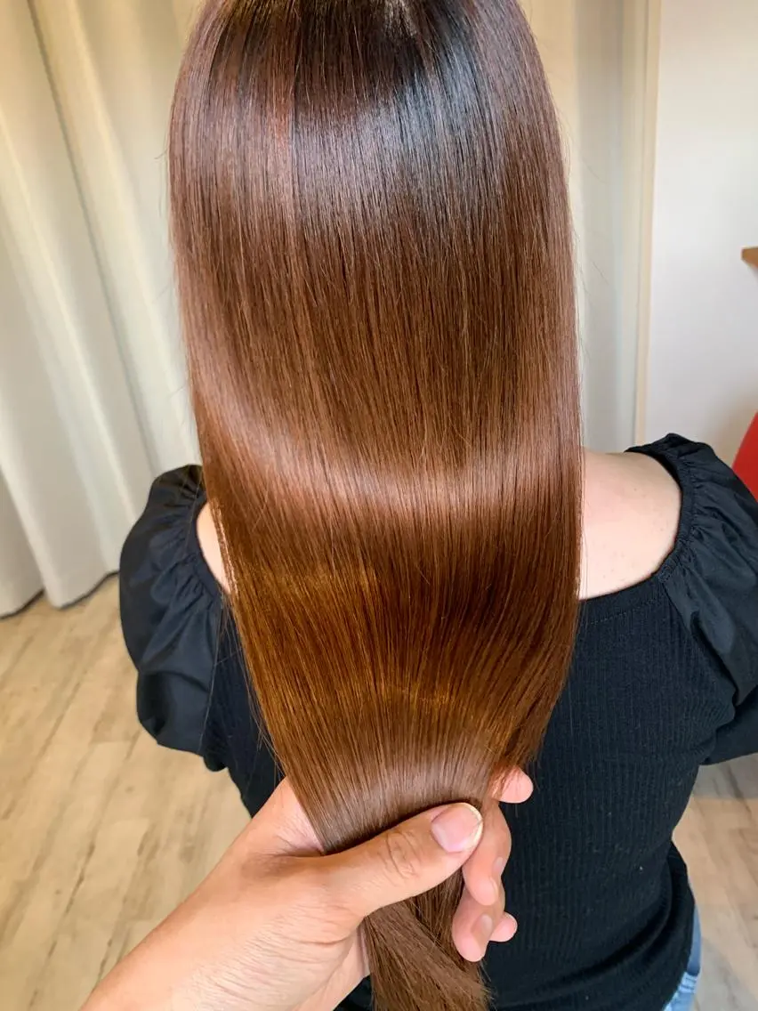 セミロング yoshihara yuukiのヘアスタイル