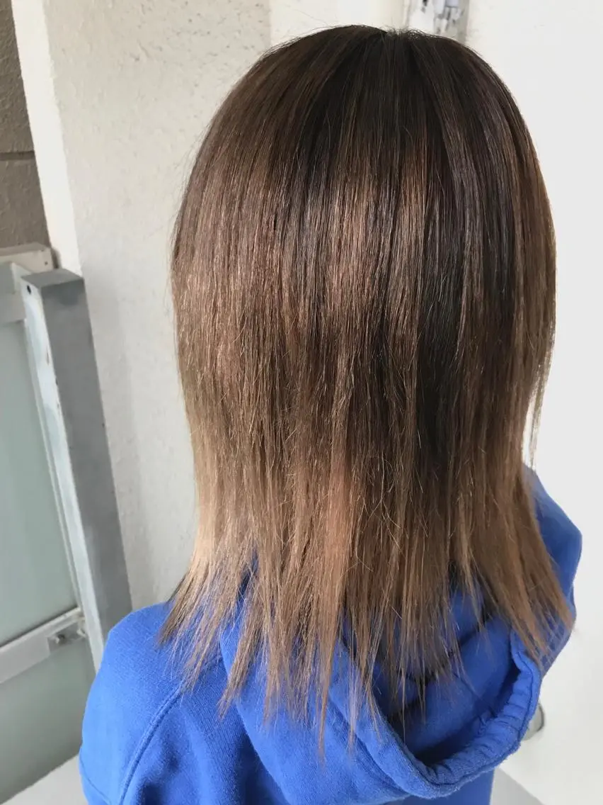 ミディアム カラー 岩谷/ブリーチ 🪽透明感カラーのヘアスタイル
