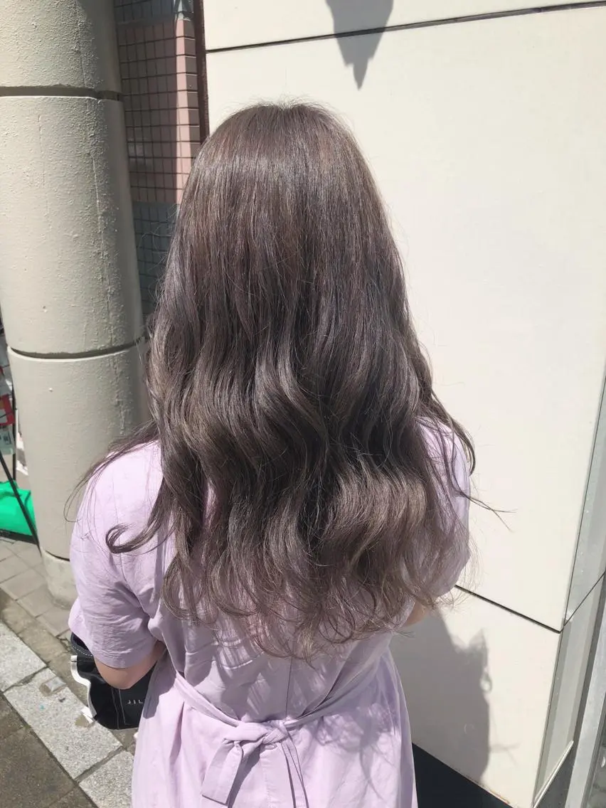 ロング カラー ブリーチ グレージュ ラベンダーカラー ラベンダーグレージュ ラベンダーグレー 艶髪 ♡Tomiyaのヘアスタイル