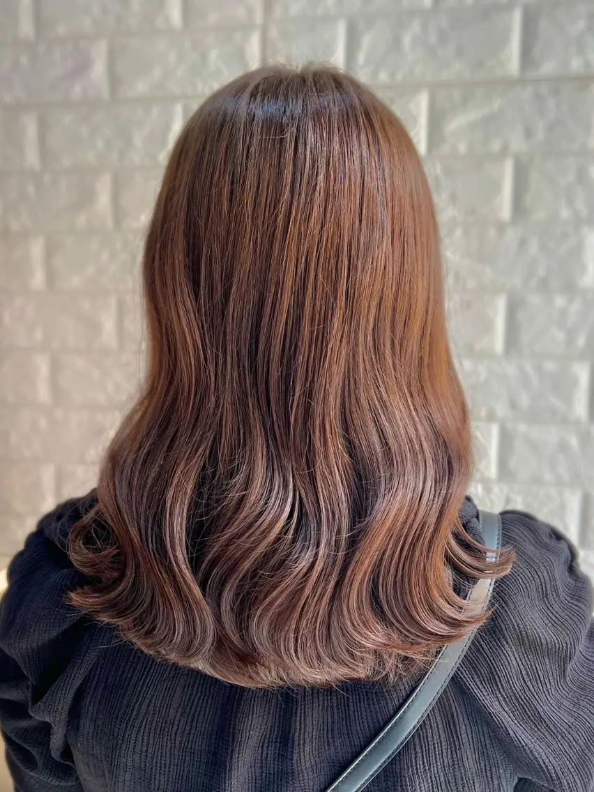 セミロング カラー ベージュカラー グレージュ オリーブベージュ オリーブカラー オリーブグレージュ カット ヘアカラー トリートメント 艶髪 ♡Tomiyaのヘアスタイル