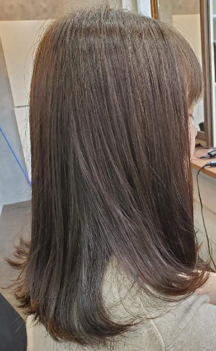 セミロング カラー S. ERIのヘアスタイル