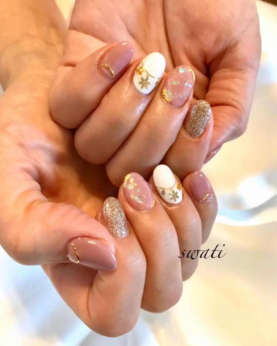 ネイル アートネイル キラキラネイル オフィスネイル ピンク シンプルネイル yuko （ネイリスト）のネイルデザイン