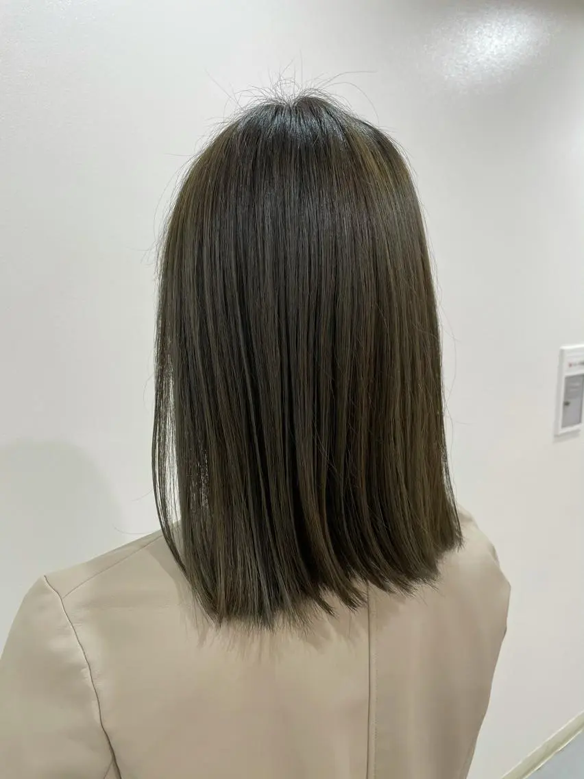 セミロング カラー akane .のヘアスタイル