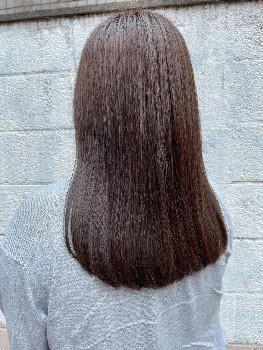 セミロング カラー グレージュ オリーブグレージュ オリーブグレー ヘアアレンジ にいた かづしげのヘアスタイル