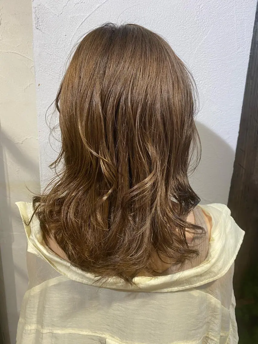 セミロング カラー マルヤマ リナの眉毛・アイブロウイメージ