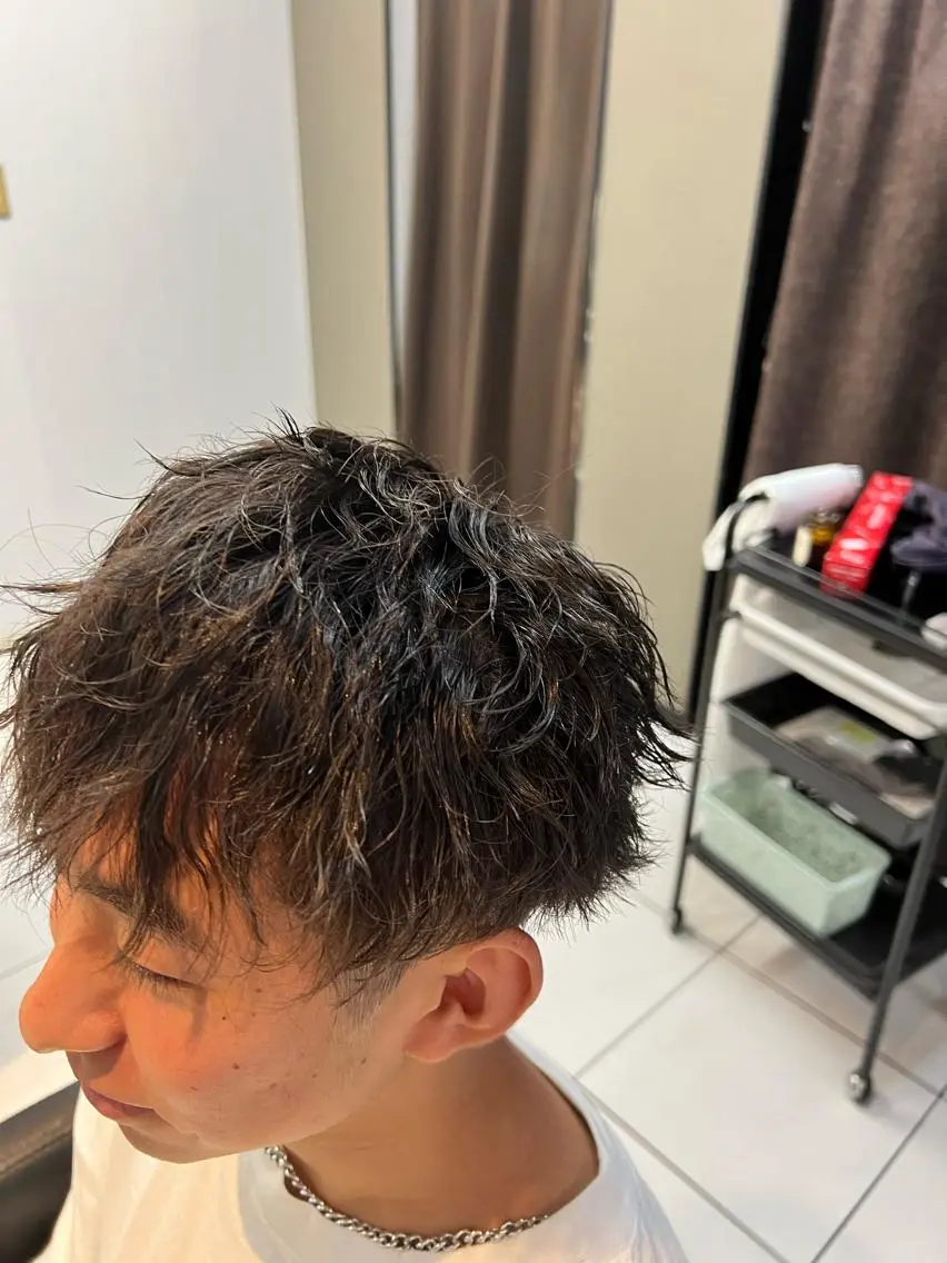 パーマ メンズ センターパート フェードカット カルマパーマ マッシュ メンズパーマ パーマ特化美容師 茂木広幸のヘアスタイル