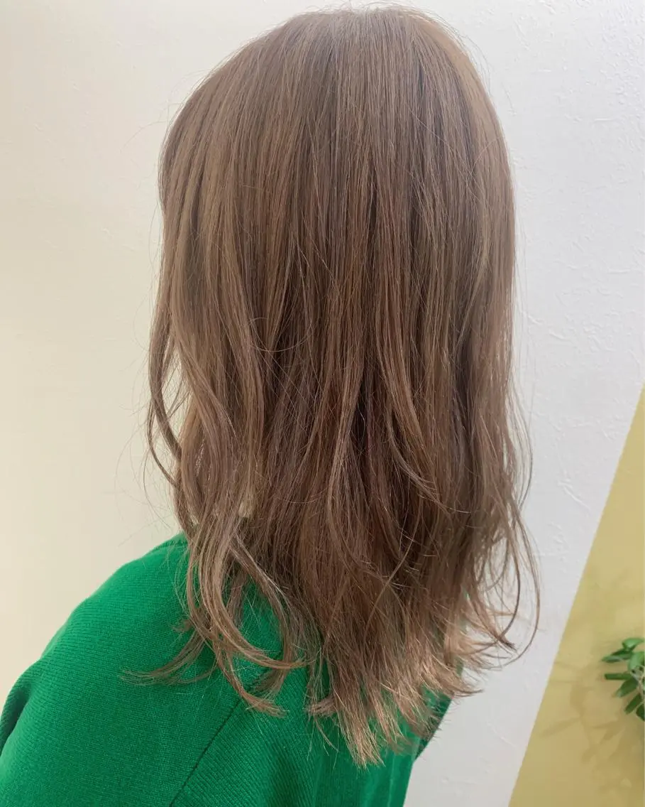 ミディアム カラー ベージュカラー ブリーチ カット ヘアカラー トリートメント hubhair レイヤー/透明感のヘアスタイル