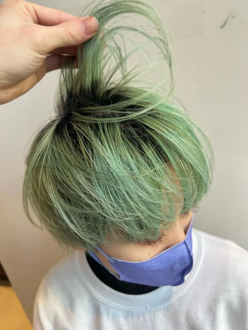 ショート カラー パーマ ヘアアレンジ ベージュカラー ブリーチ ケアブリーチ 透明感カラー グレージュ レイヤー専門家 ダブルカラー修のヘアスタイル