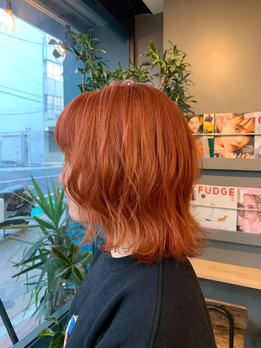 ミディアム カラー ヘアアレンジ ブリーチ インナーカラー オレンジ Loa misakiのヘアスタイル