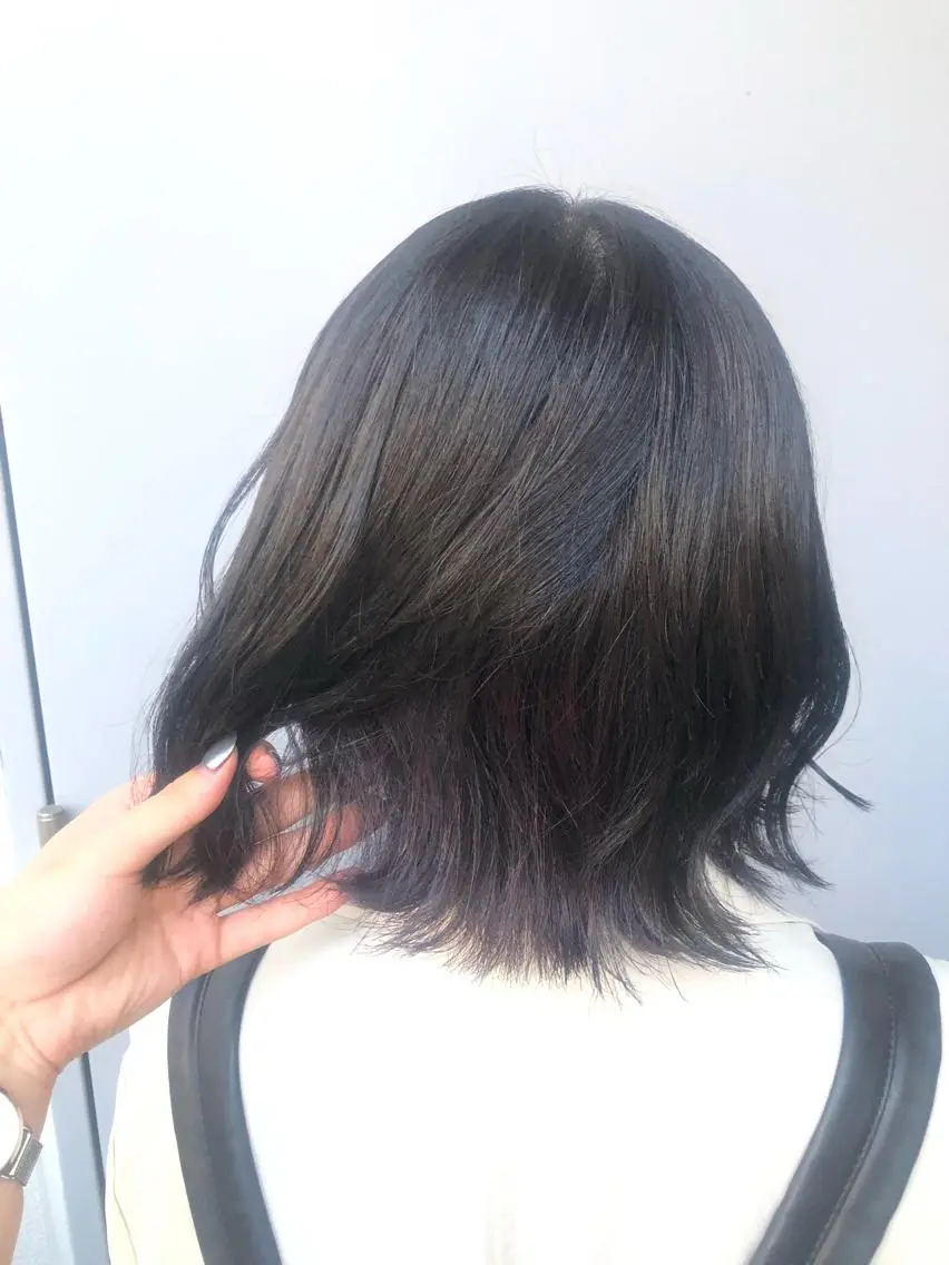 ミディアム 寒色/ベージュヘア ブリーチありMiOのヘアスタイル