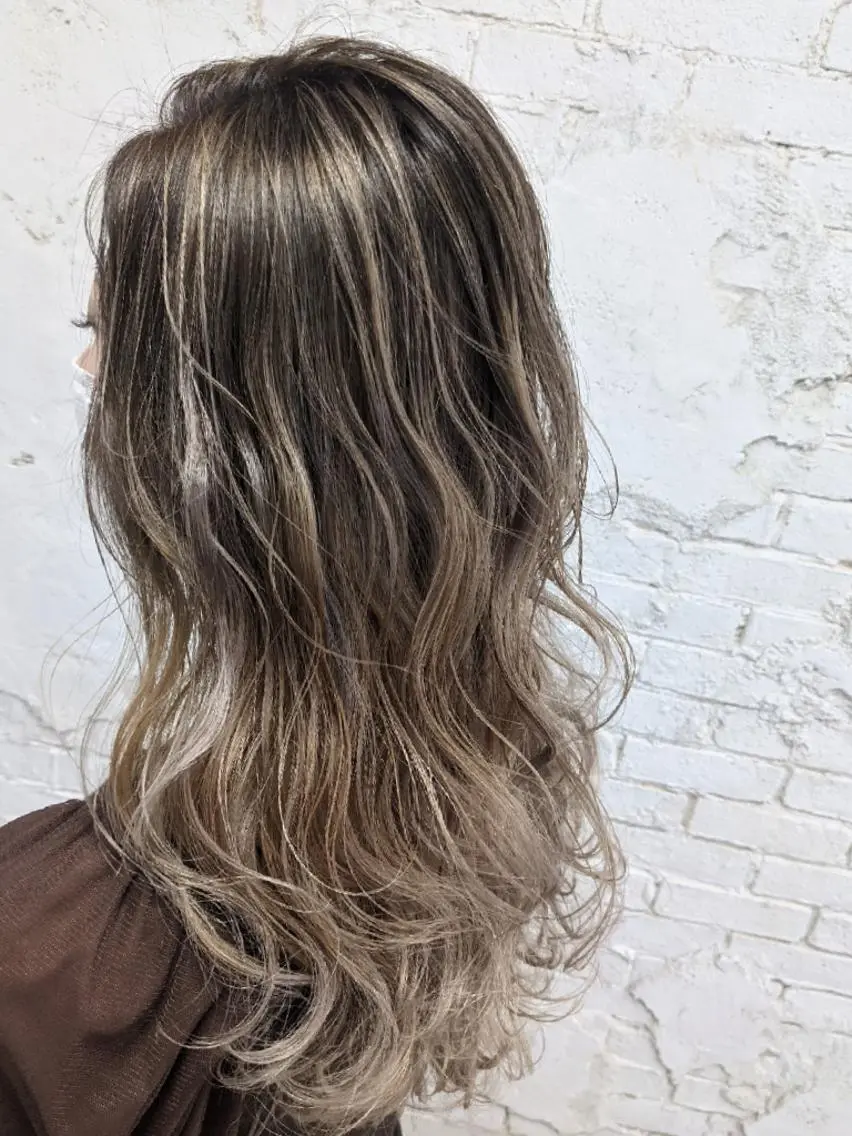 ロング カラー ヘアアレンジ バレイヤージュ レイヤーカット カット 縮毛矯正 トリートメント nameless髪質 改善ブリーチ心斎橋のヘアスタイル