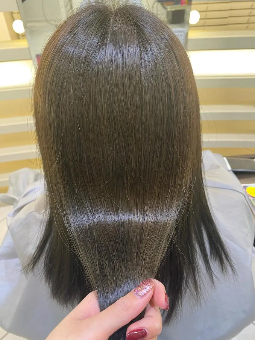 セミロング カラー 銀座メンズ専門🖤 叶奈々のヘアスタイル