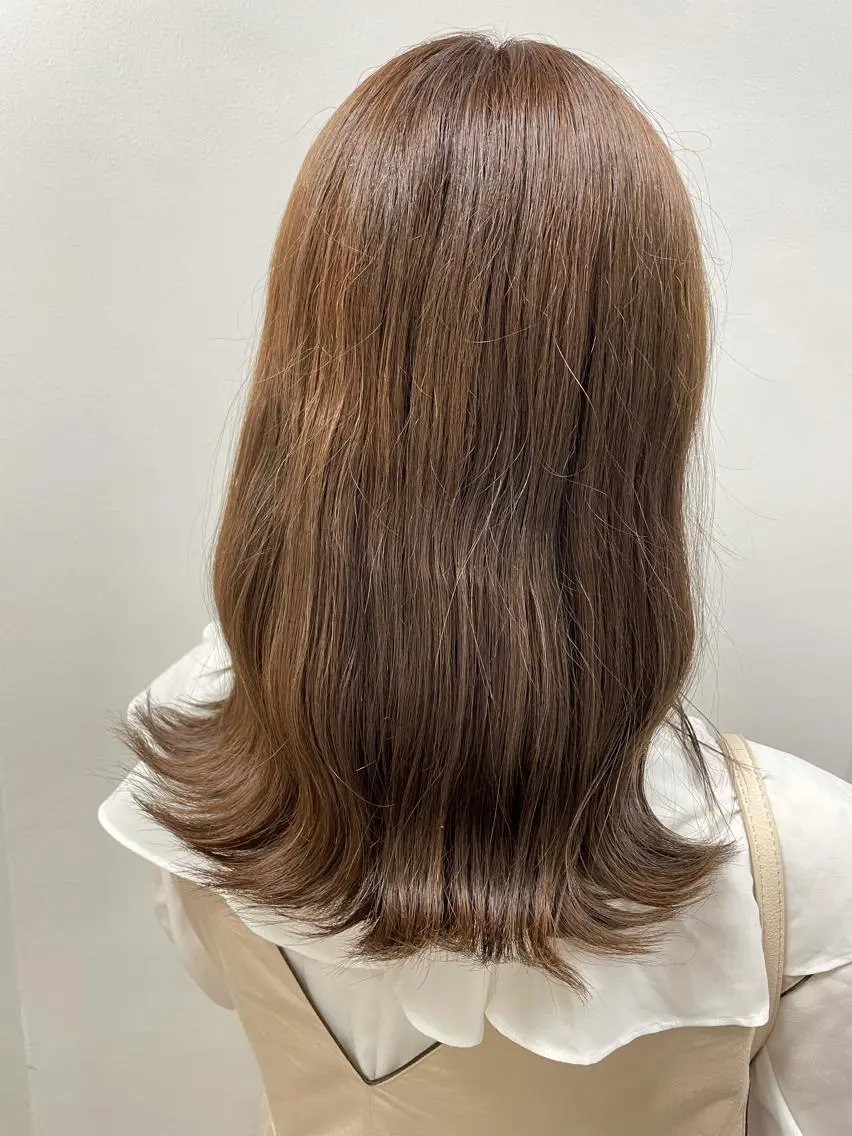 セミロング カラー ブラウンカラー ミルクティーブラウン 髪質改善 トリートメント カット ヘアカラー トリートメント ヘッドスパ ヘアセット ベージュカラー💖 やすひろのヘアスタイル