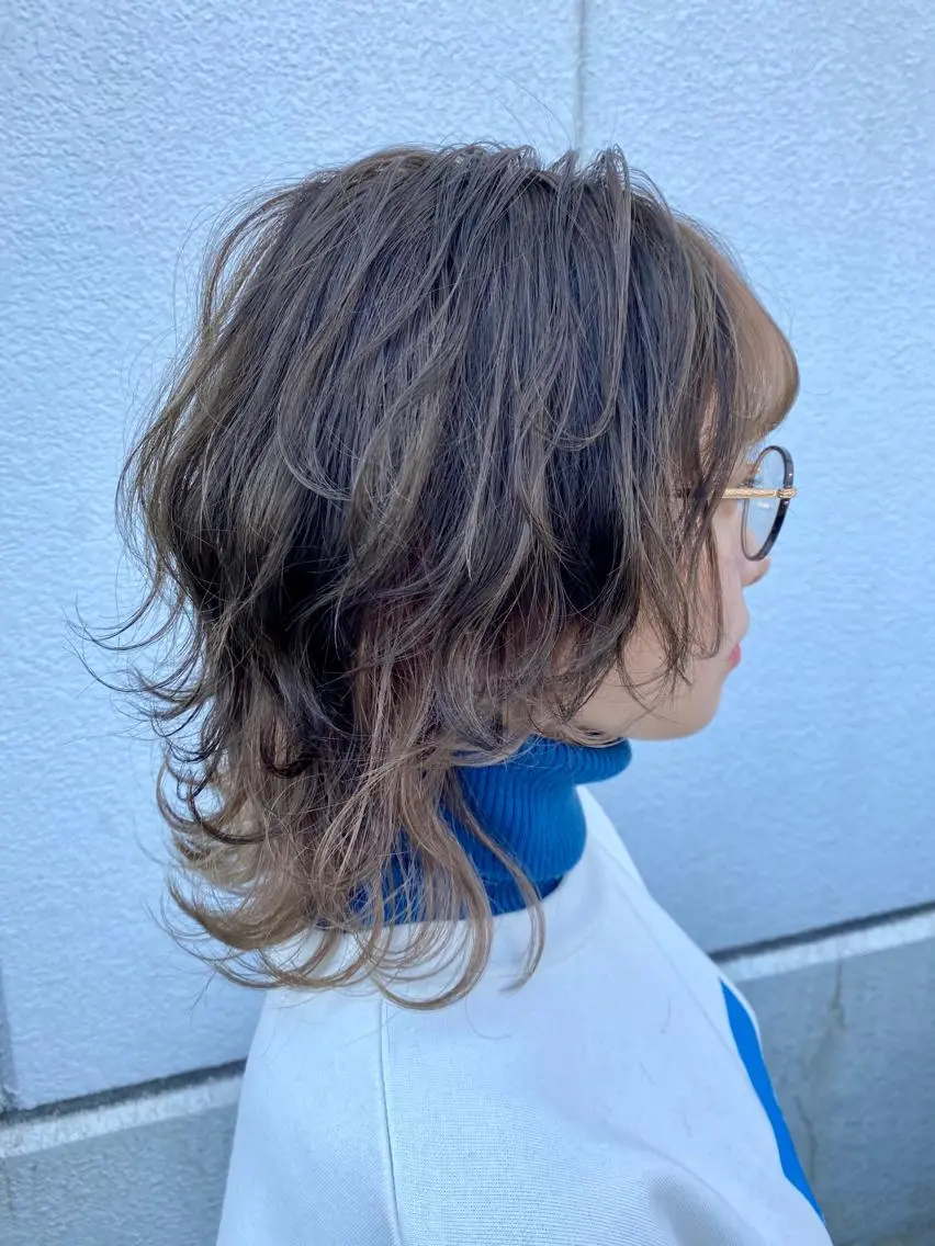 ミディアム カラー バレイヤージュ デザインカラー ハイライトカラー ハイライト レイヤーカット ヘアカラー 岡崎 浩大のヘアスタイル