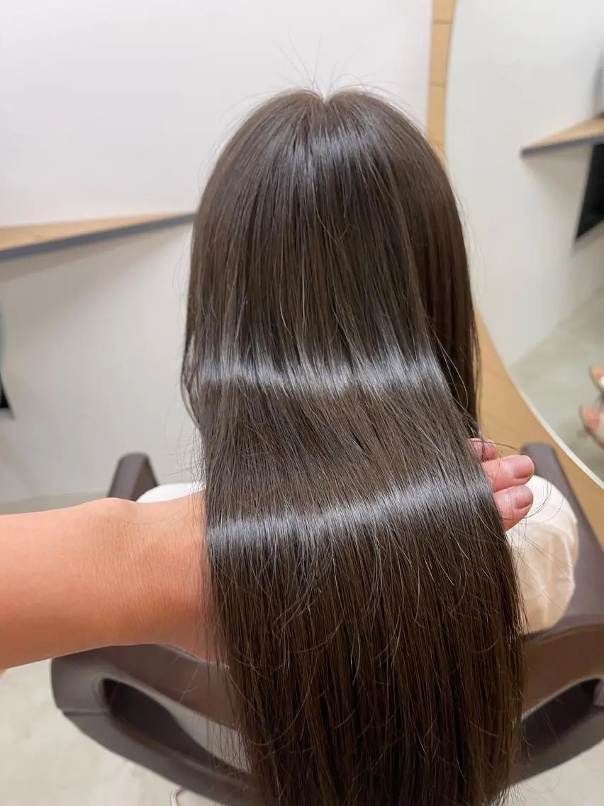 セミロング カラー パーマ ヘアアレンジ キッズ ネイル マツエク・マツパ セミロングパーマ ケアカラー ダブルカラー グレージュ インナーカラー カット ヘアカラー トリートメント MEGUMI megumiのヘアスタイル