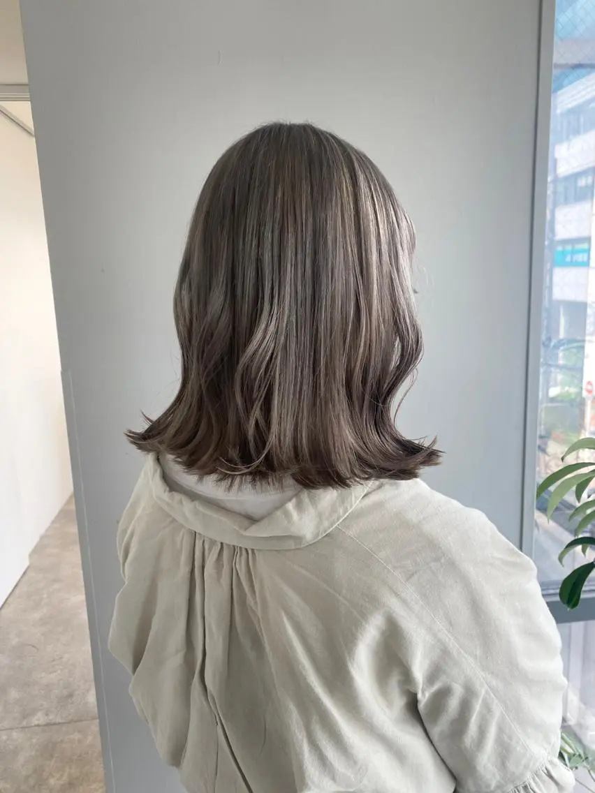 ミディアム カラー ヘアアレンジ ブリーチ グレージュ ヘアカラー ボブ /ニュアンス/ satomi🧸💖のヘアスタイル