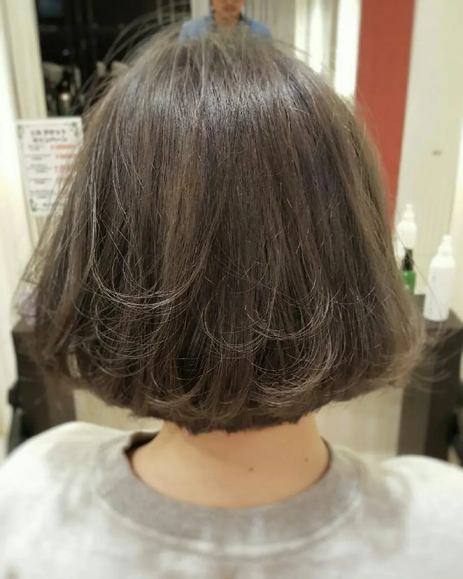 ショート カラー ヘアアレンジ アッシュ アッシュグレー ブリーチ 秋山 幸太のヘアスタイル