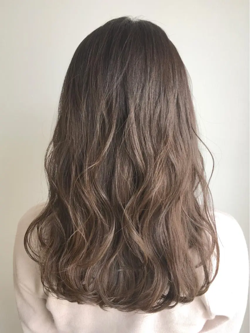 ロング カラー ブルーカラー ブルージュ ヘアカラー トリートメント ヘッドスパ ヘアセット yoshi ☆のヘアスタイル