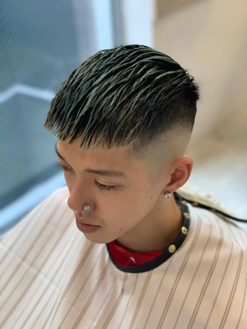 ショート カラー メンズ カット ヘアカラー トリートメント 🎱メンズフェード 特化HYOGA🎱のヘアスタイル