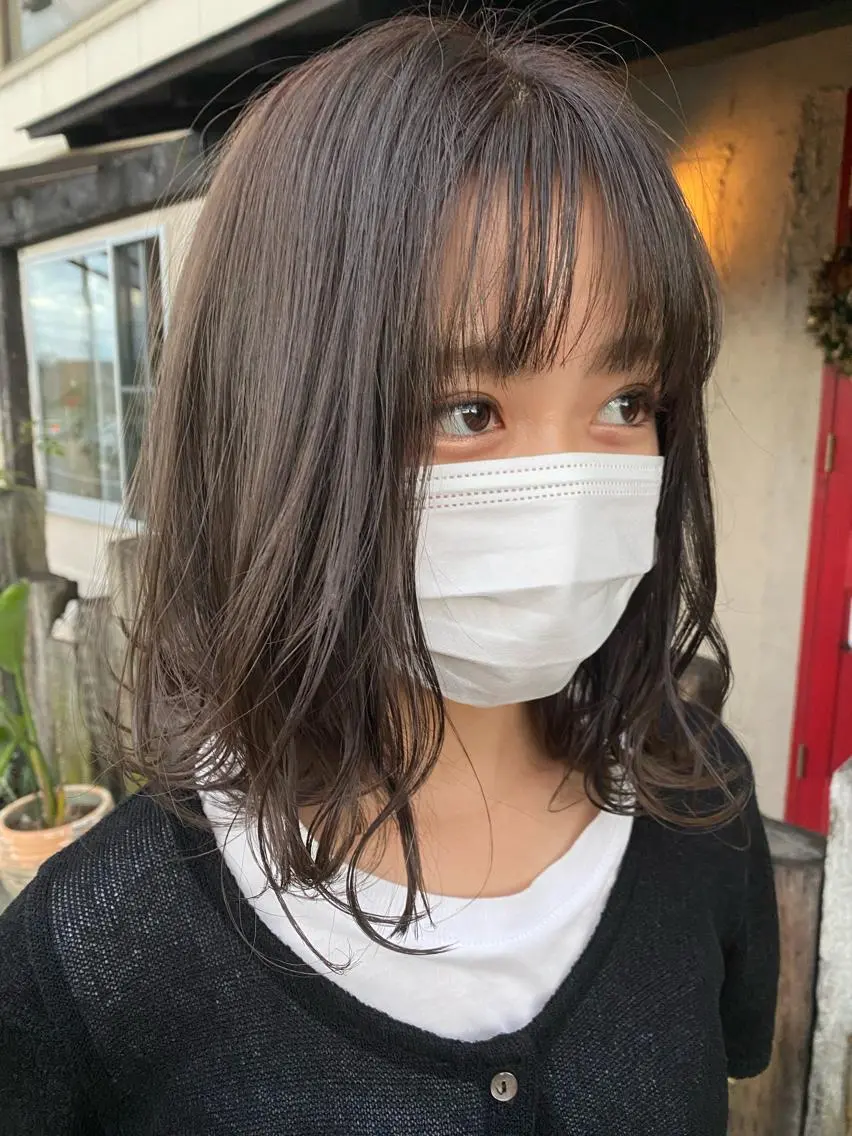 ミディアム M. YURIのヘアスタイル