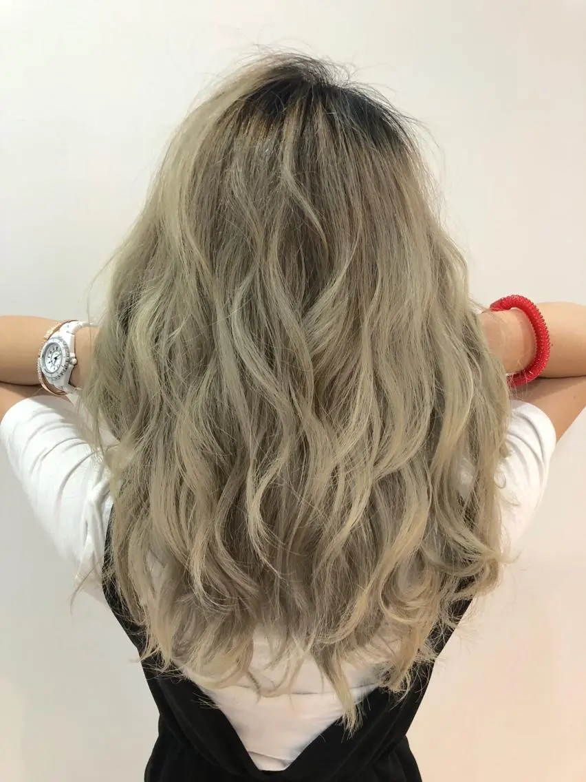 ロング カラー sato yoのヘアスタイル