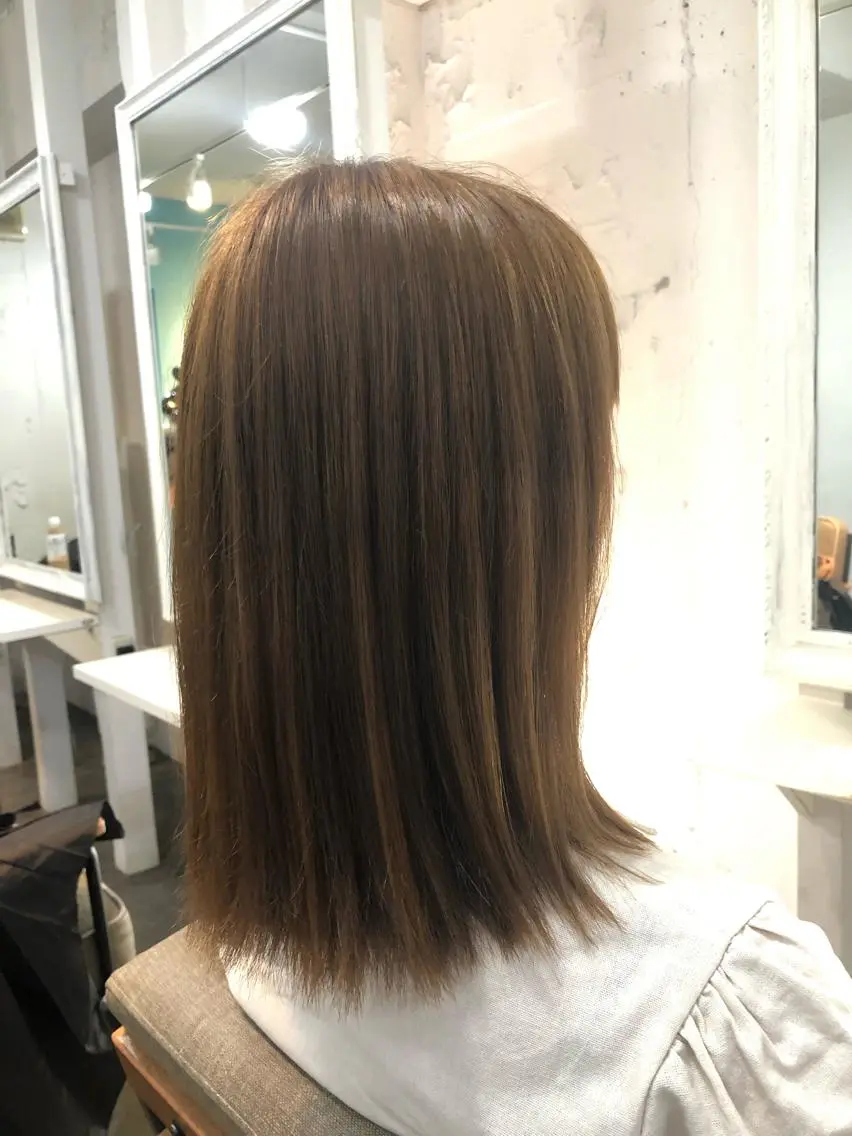 ミディアム カラー オイカワ ルウのヘアスタイル
