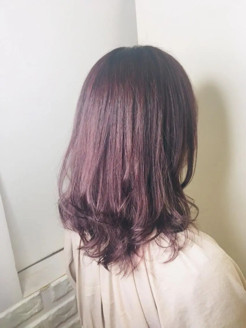 セミロング カラー ボルドーカラー ピンクカラー 農添 杏のヘアスタイル