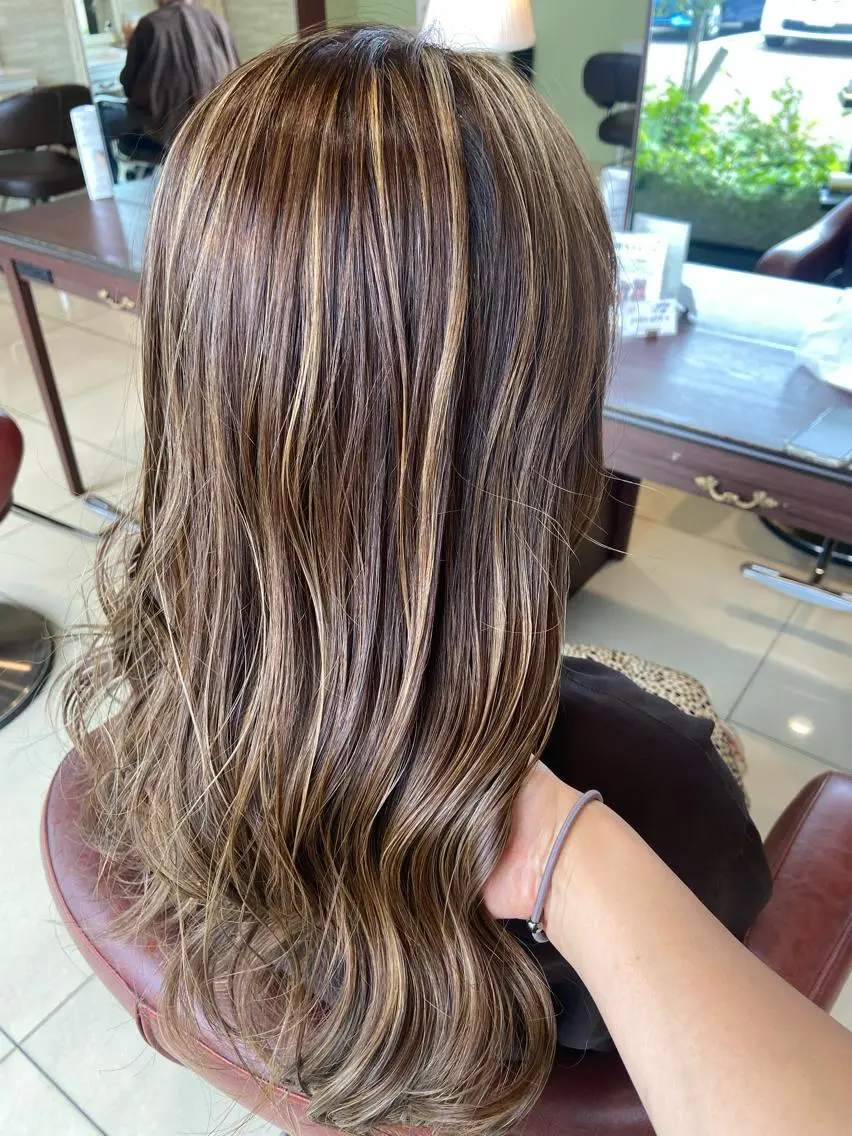 ロング カワサキ ヒナコのヘアスタイル