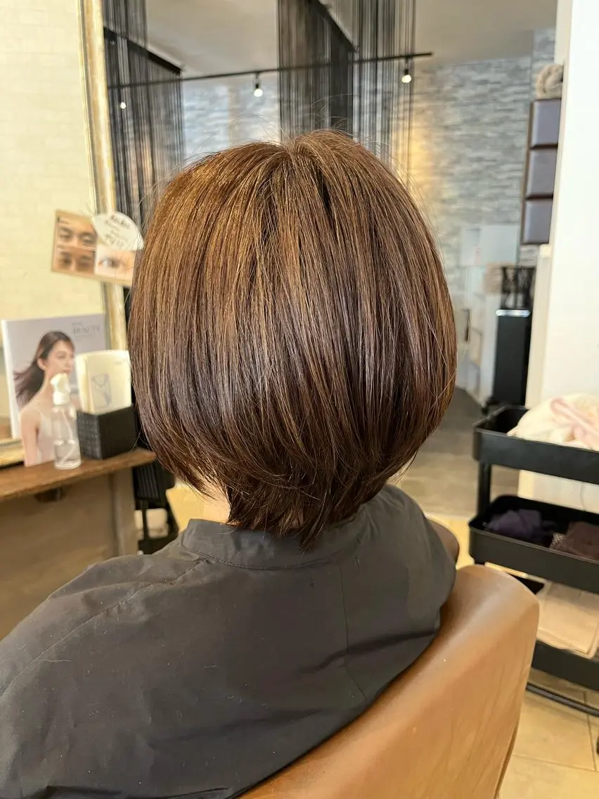 ミディアム Cuthie 泉川のヘアスタイル