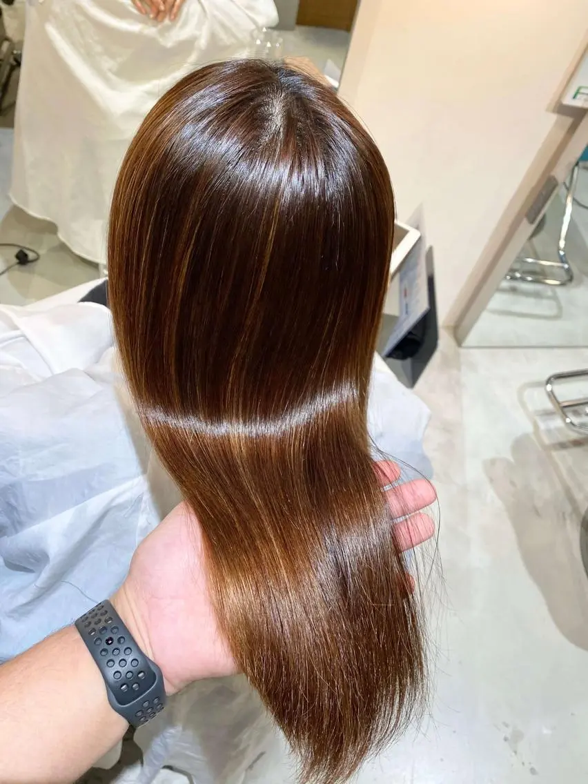 セミロング 必ず笑顔で帰っていた だきます!安田祐貴のヘアスタイル