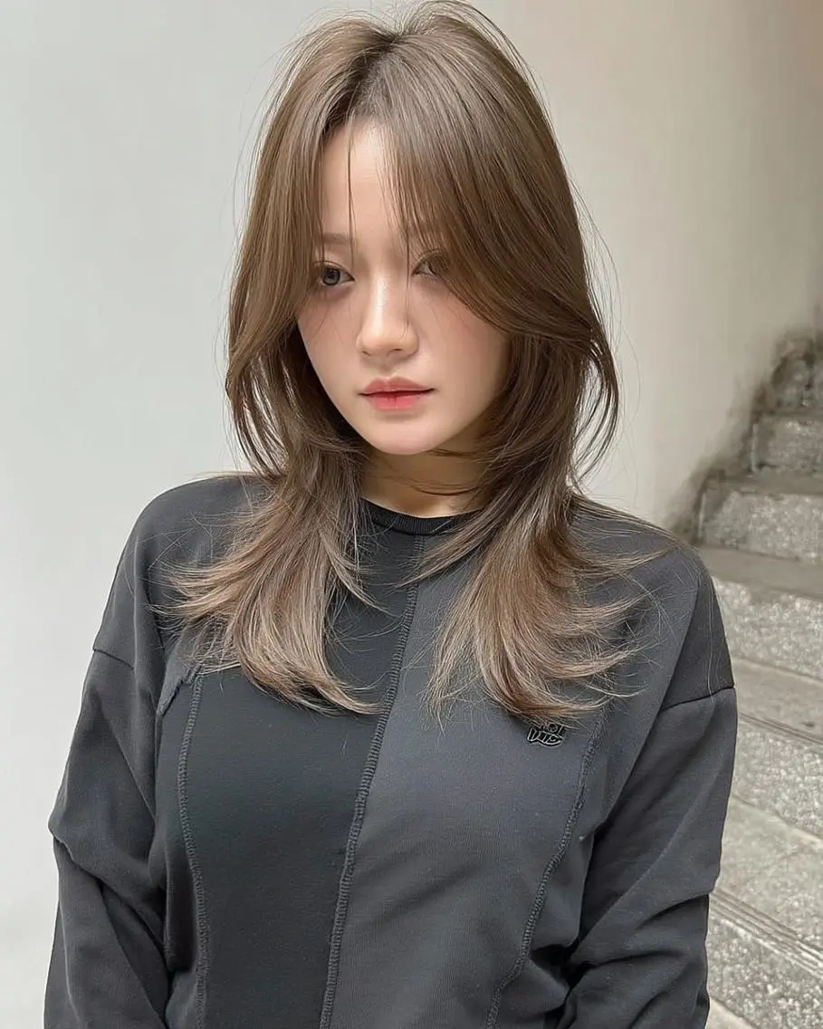 ミディアム ミディアムレイヤー レイヤーカット ヘアカラー トリートメント レイヤー×カジュアル Hiroto/表参道のヘアスタイル