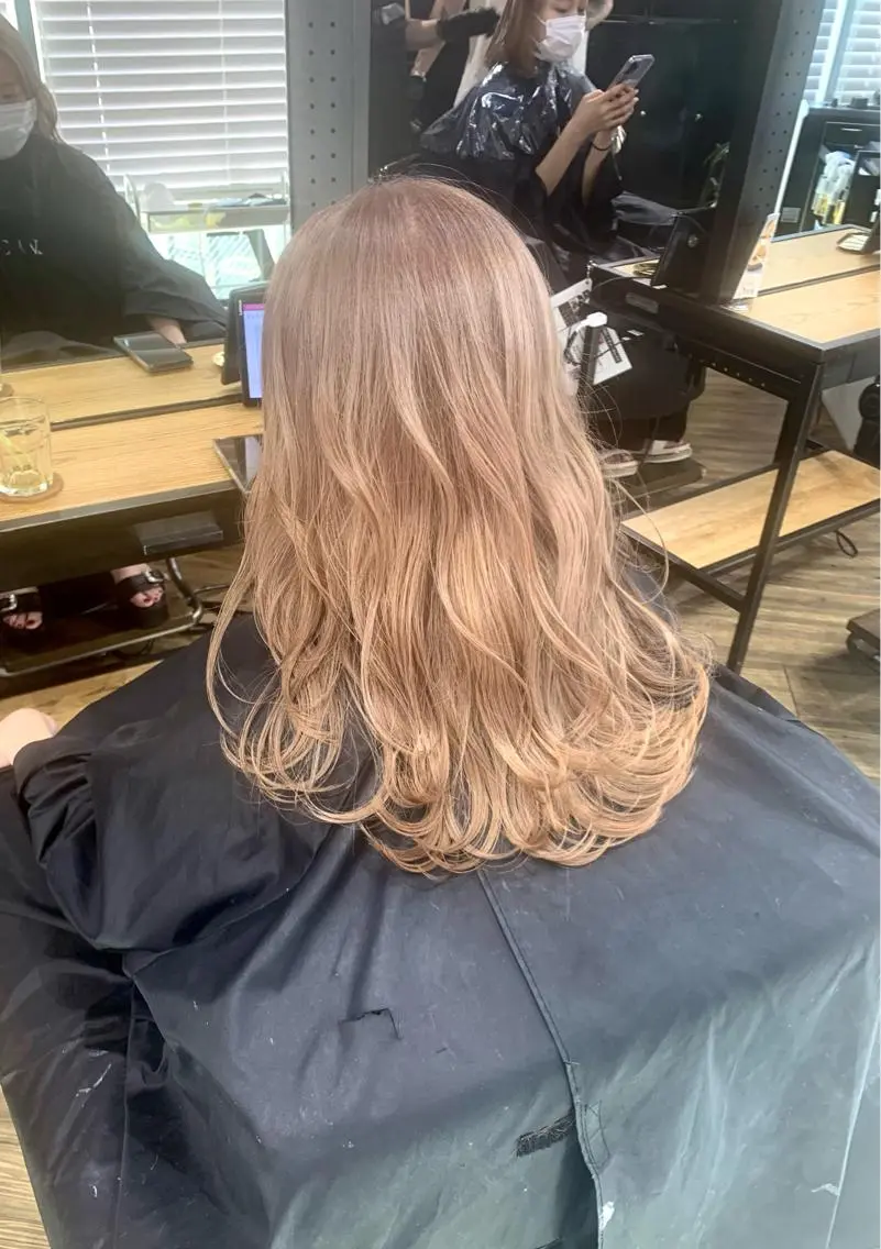 ロング カラー ブリーチ ケアブリーチ デザインカラー ダブルカラー イヤリングカラー カット ヘアカラー トリートメント ARCANAブリーチ ダブルカラー🌟原宿のヘアスタイル