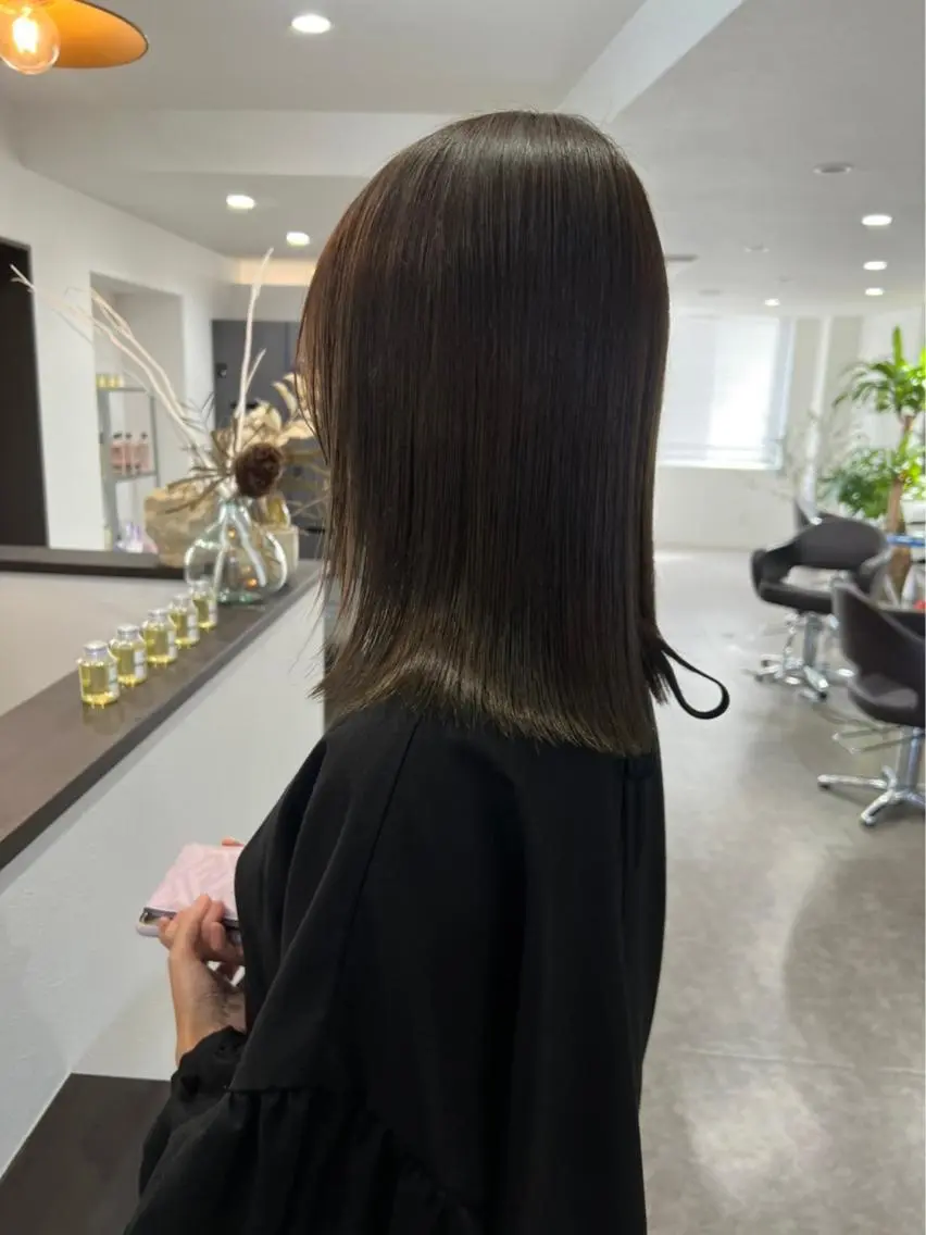 セミロング 髪質改善 トリートメント タナカ レイヤのヘアスタイル