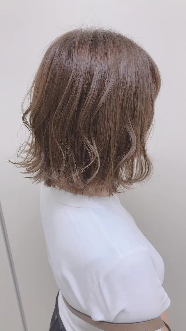 ショート カラー ブリーチ ダブルカラー グレージュ ミルクティーグレージュ ブリーチなしカラー 田町駅徒歩5分 🌼fumiのヘアスタイル