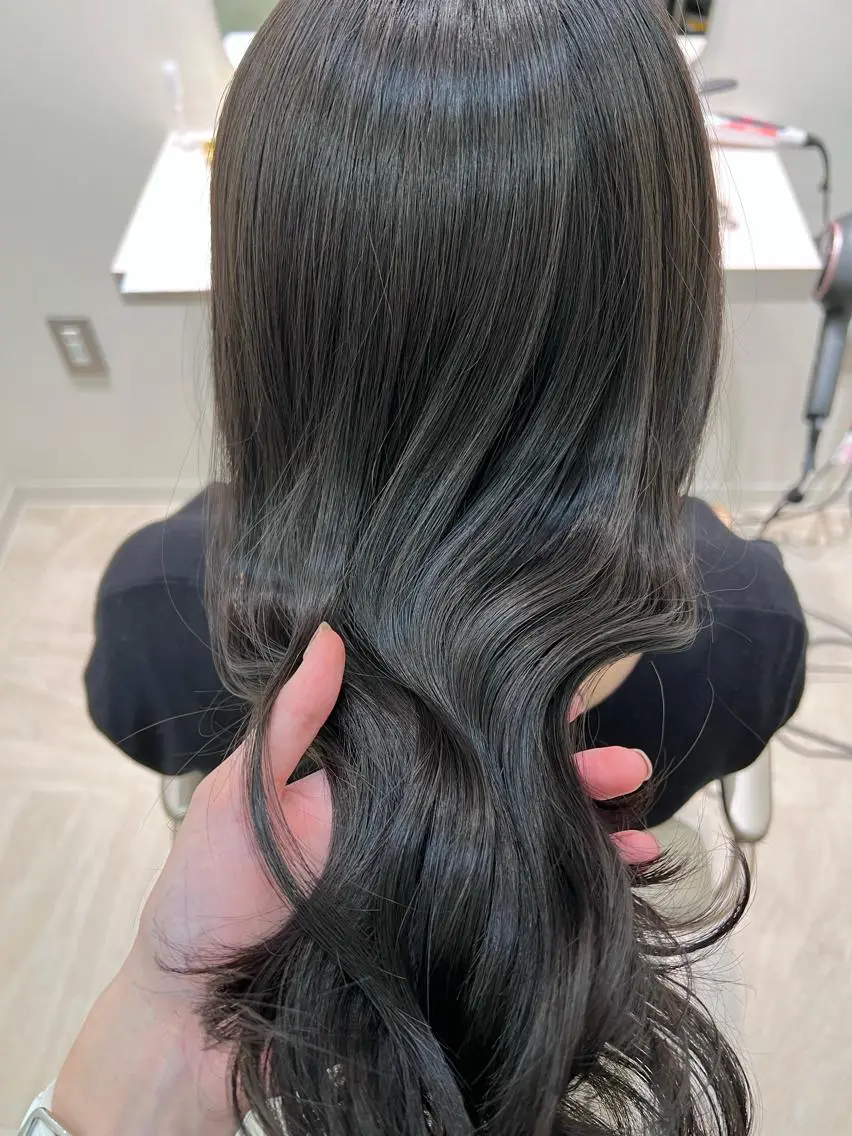 セミロング カラー アディクシーカラー グレージュ カット ヘアカラー トリートメント 暗髪/艶髪/Ono .のヘアスタイル