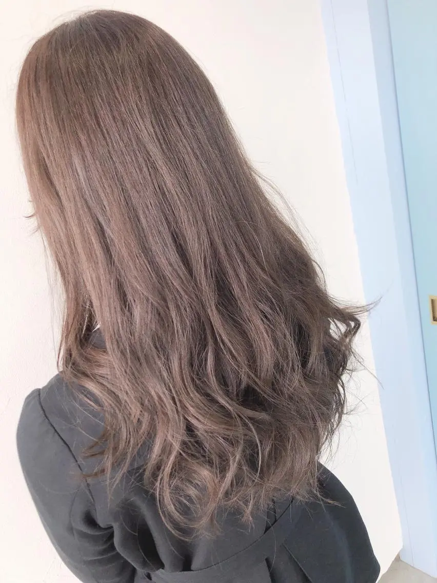 ロング Lit.豊橋 夏目のヘアスタイル
