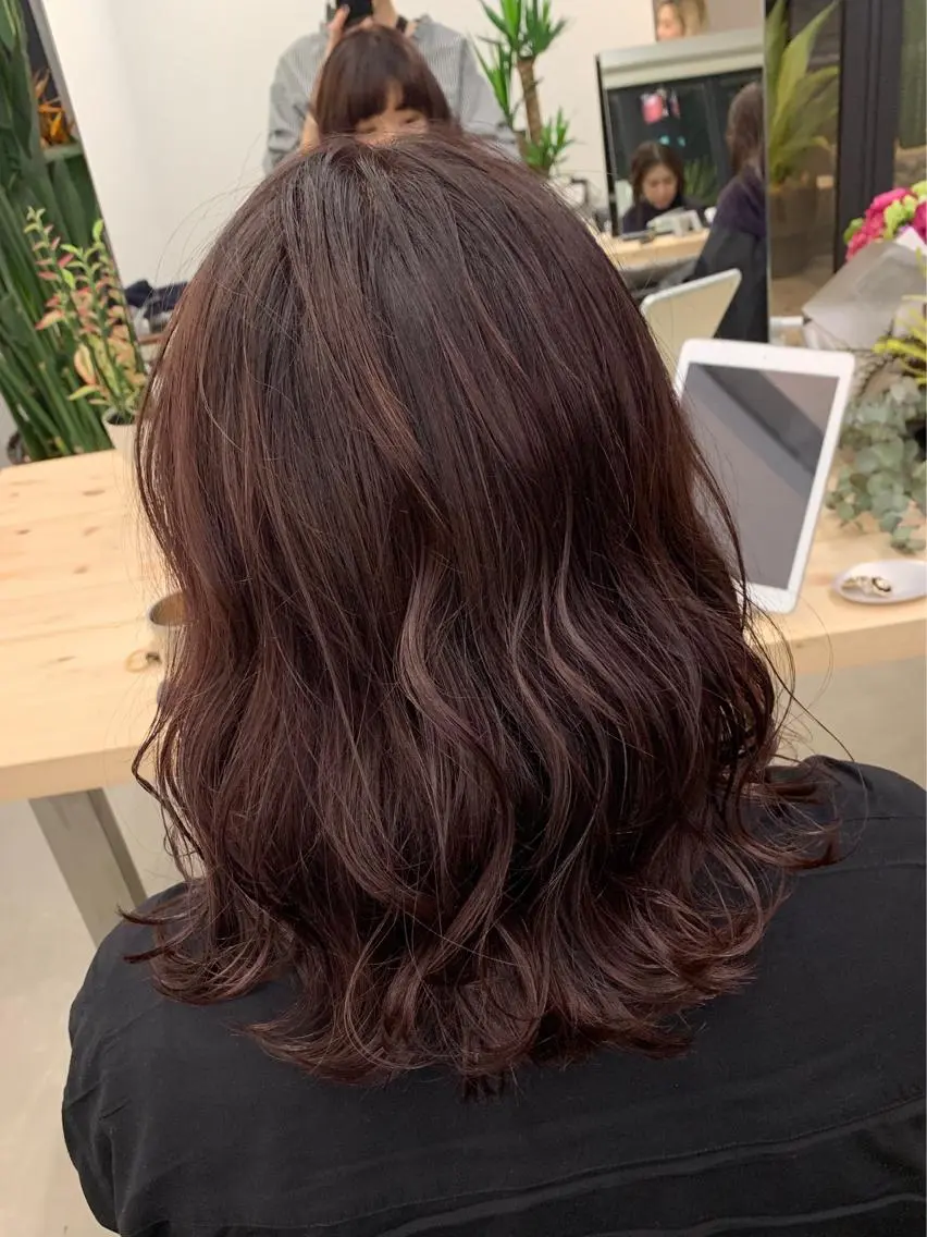 ミディアム カラー ブリーチ ブリーチなしカラー leben serikaのヘアスタイル