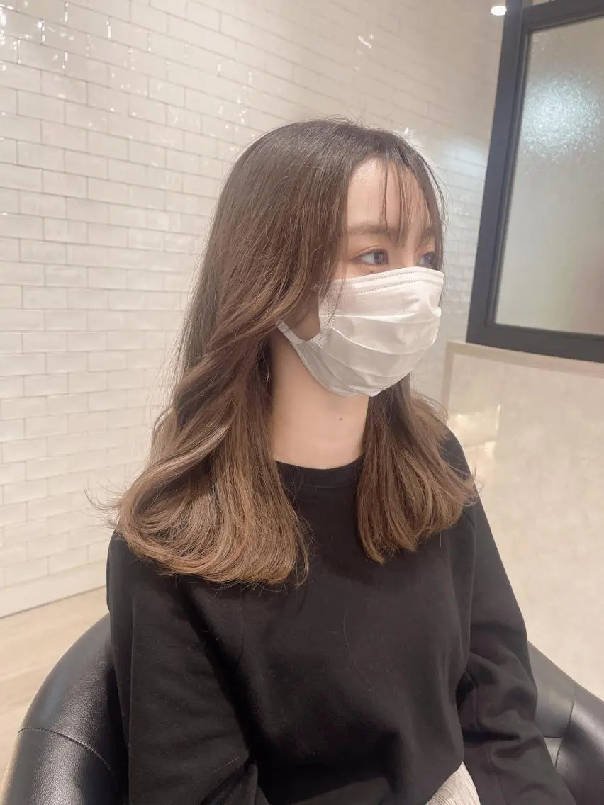 セミロング カラー カット ヘアカラー トリートメント emi/髪質改善/ 韓国風/艶カラーのヘアスタイル