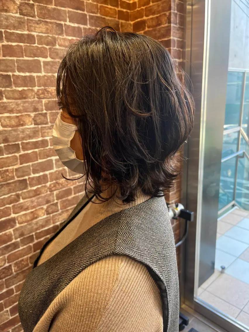 ミディアム パーマ ヘアアレンジ メンズ キッズ ネイル マツエク・マツパ アイブロウ メンズブリーチ メンズハイライト メンズインナーカラー メンズ韓国風 眉カラー 久木原 ゆりのヘアスタイル