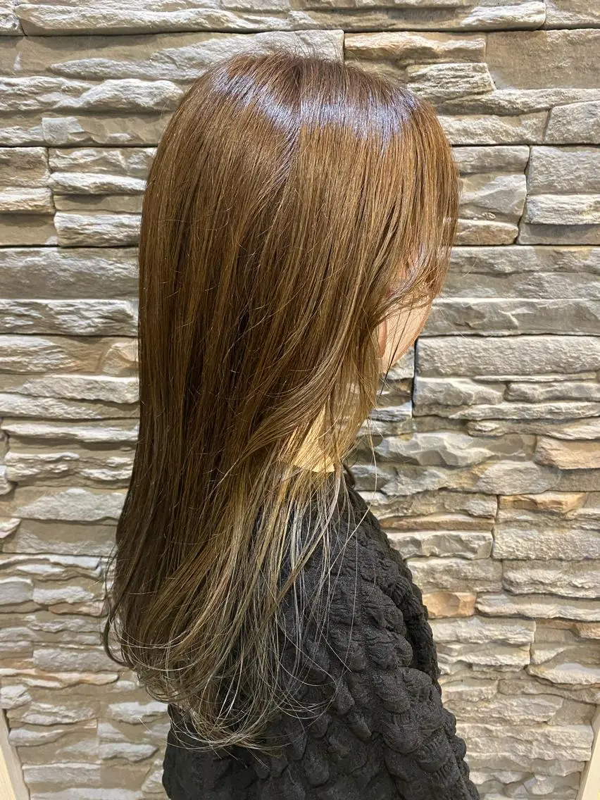 ロング カラー 山浦 貴恵のヘアスタイル