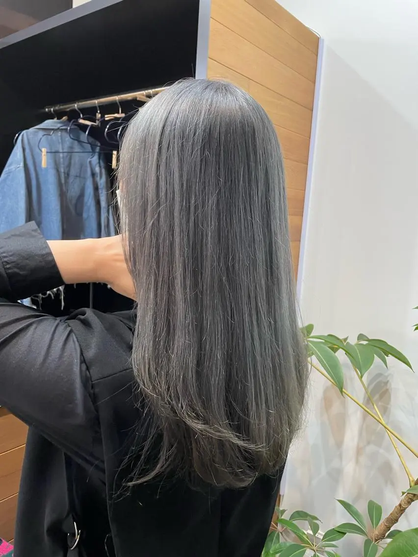 カラー ヘアカラー ミルクティー× グレージュMOMOのヘアスタイル