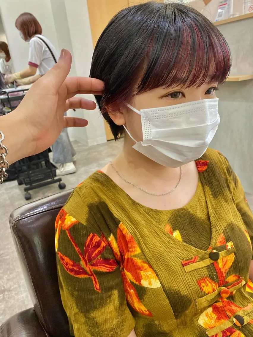 ショート カラー ボルドーカラー インナーカラー カット ヘアカラー トリートメント 森貴裕/ベージュ/ パーマ/オリーブのヘアスタイル