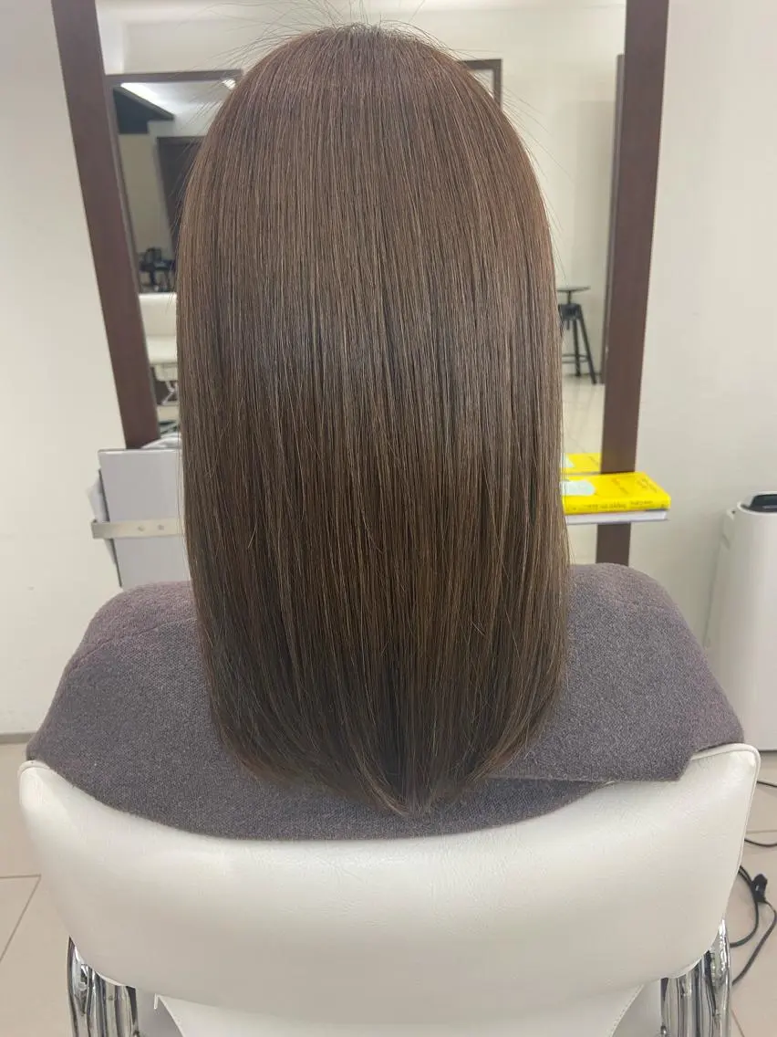 セミロング 小林 伊織のヘアスタイル