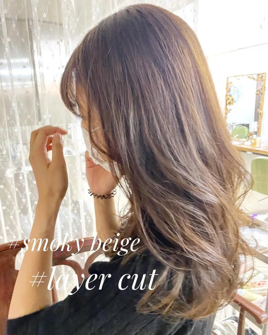 ロング レイヤーカット 岩崎 仁美のヘアスタイル