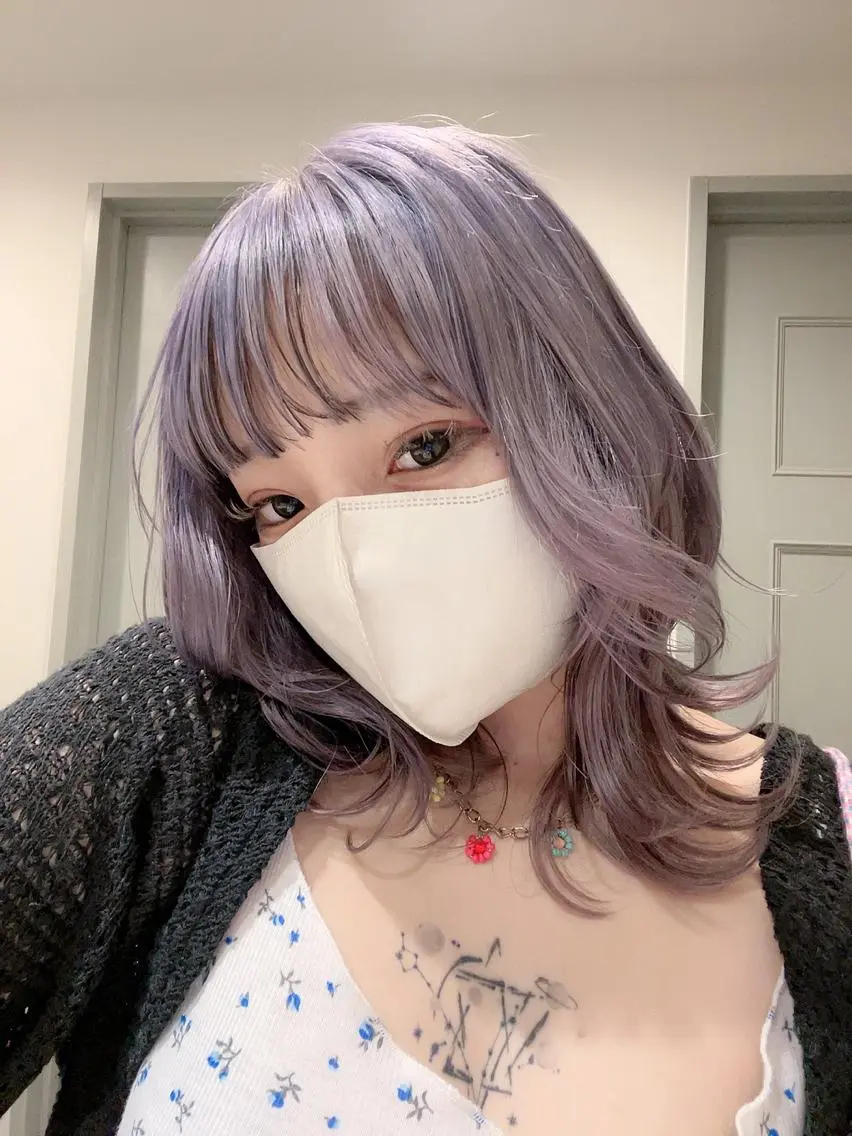 ミディアム カラー 透明感ハイトーン🦄 キラ🌈のヘアスタイル