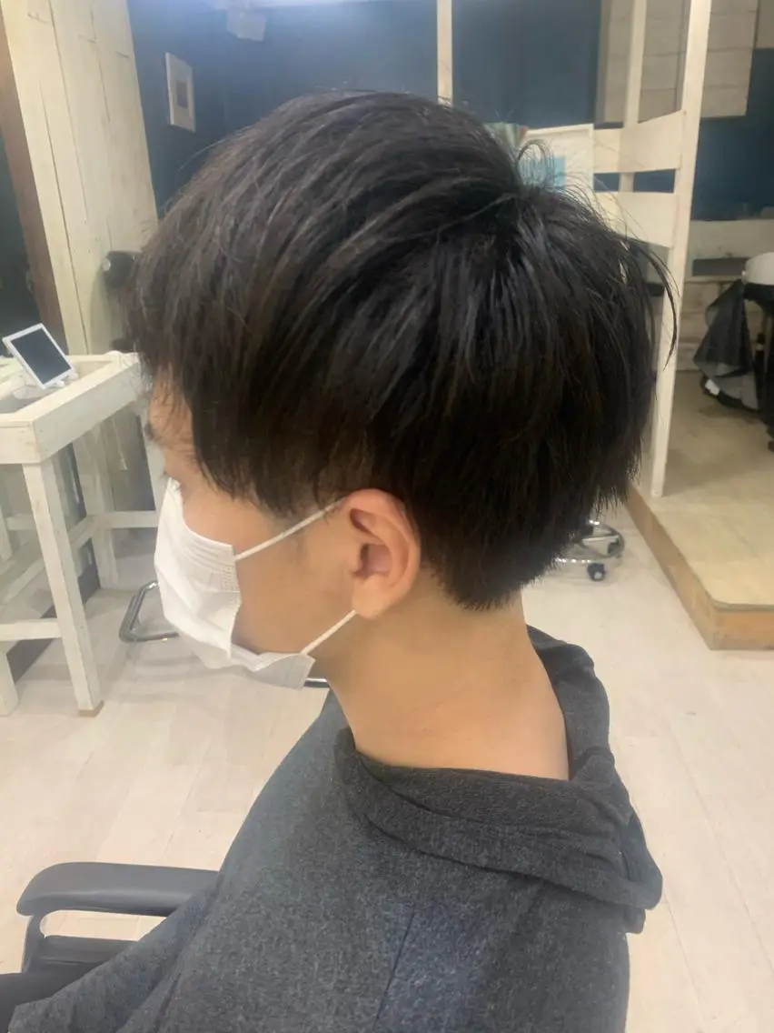 ミディアム 鷺谷 玲奈のヘアスタイル