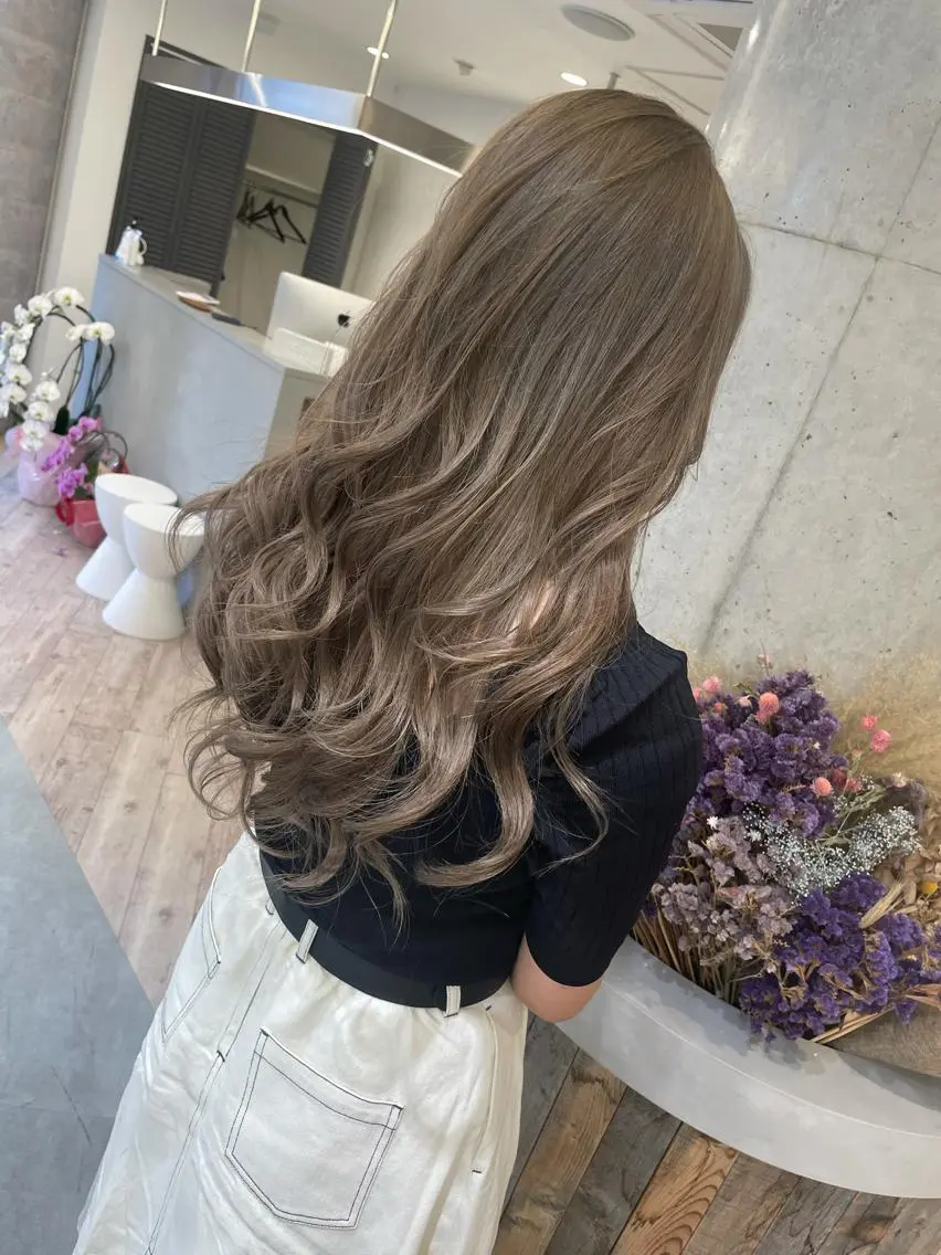 ロング Loob.TOKYO MIYA🌈のヘアスタイル