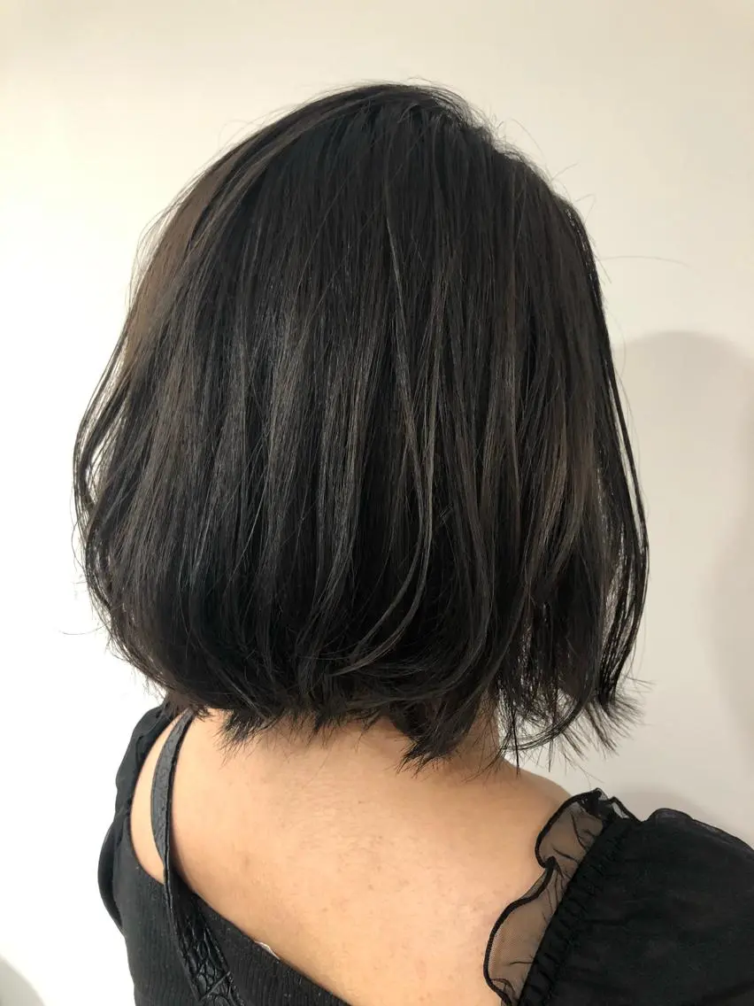 ミディアム カット ヘアカラー 白土 さくらのヘアスタイル