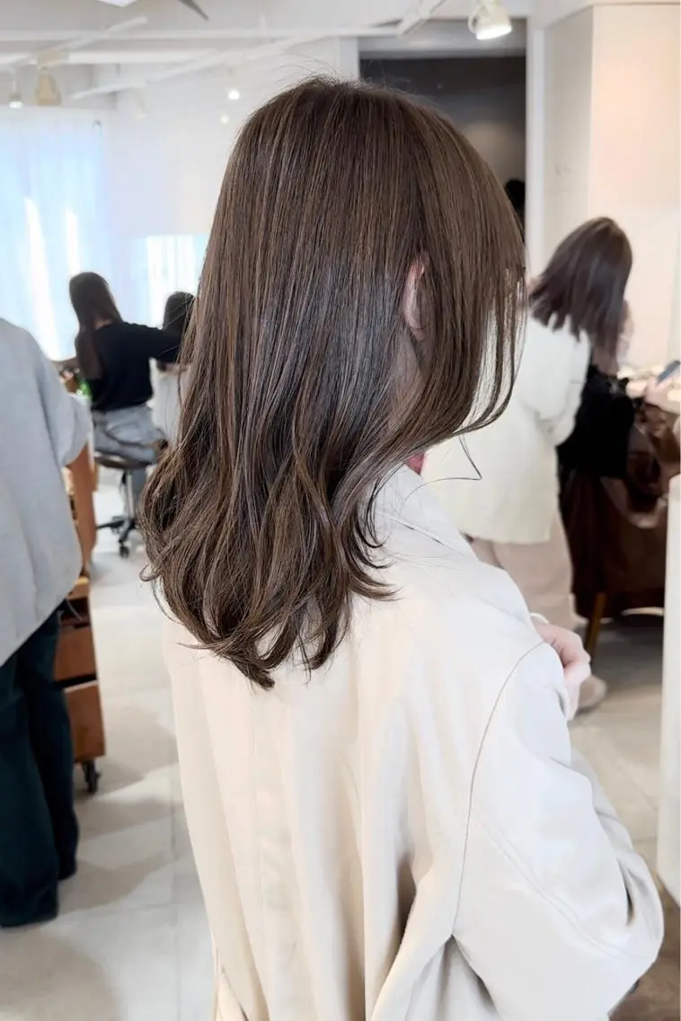 セミロング カラー パーマ ヘアアレンジ メンズ キッズ ネイル マツエク・マツパ アイブロウ 成人式 切りっぱなしボブ ショートボブ 子どものヘアアレンジ メンズブリーチ カット ヘアカラー トリートメント 🦕ウルフカット 🦕akihoのヘアスタイル