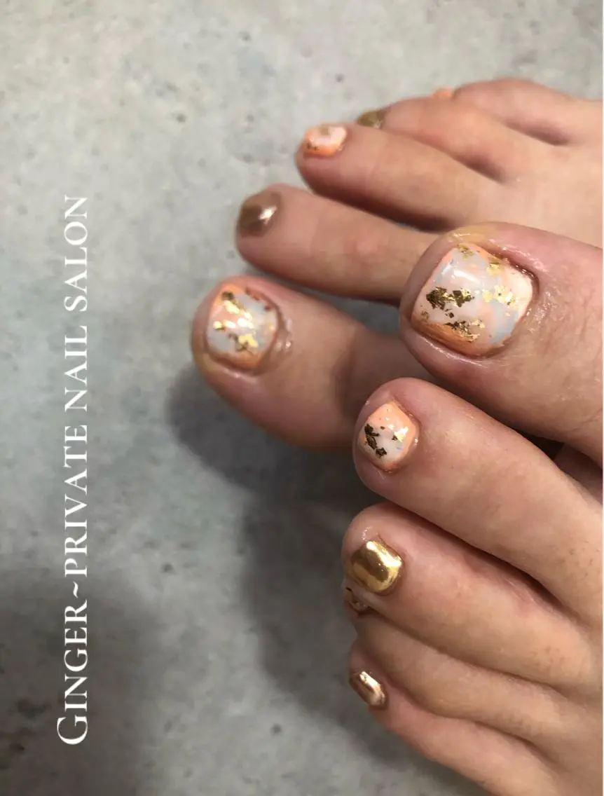 ネイル フットネイル グラデーション ニュアンスネイル オフィスネイル ginger nail&spaのネイルデザイン